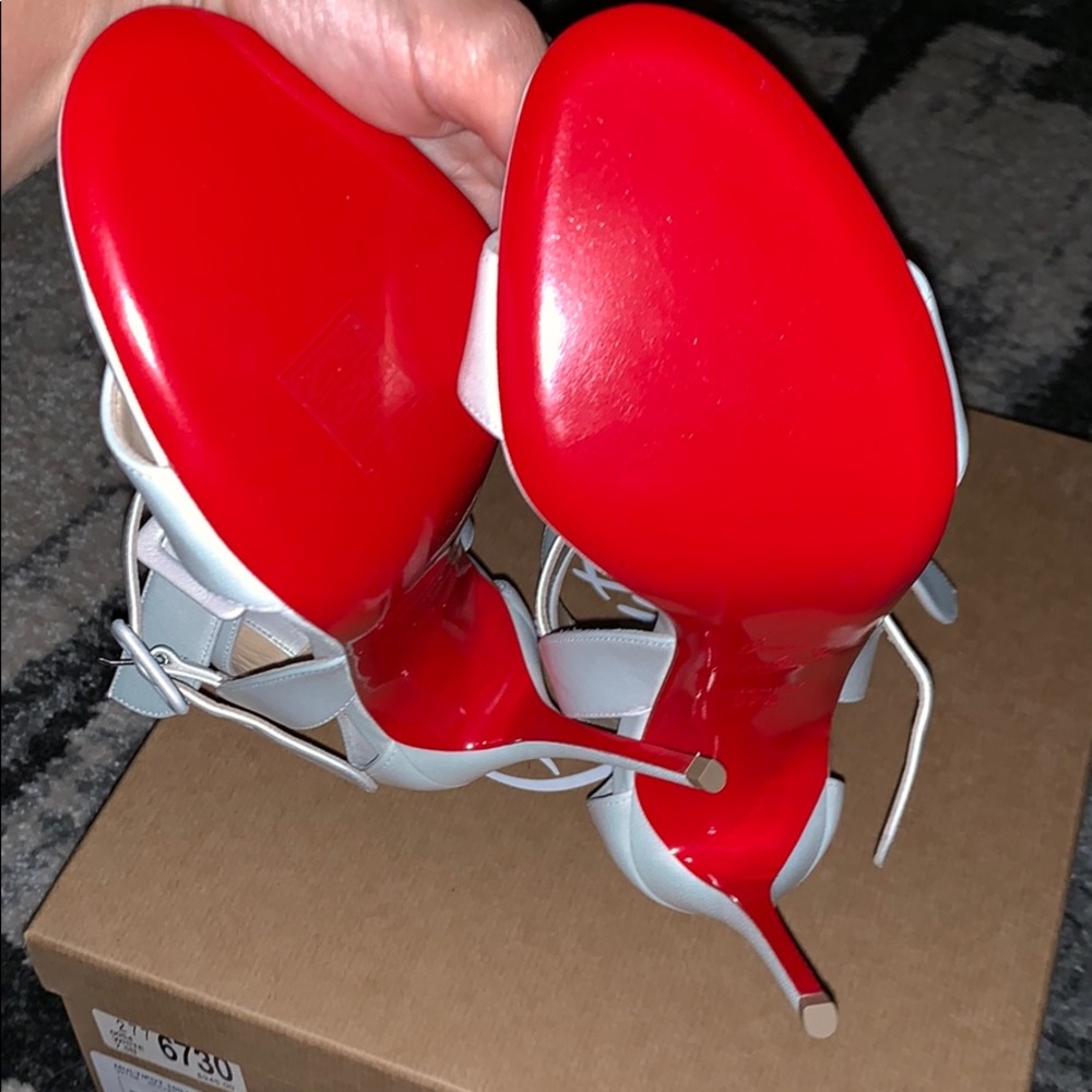 SOLD Gorgeous Christian Louboutin white sandals!! - Picture 4 of 7